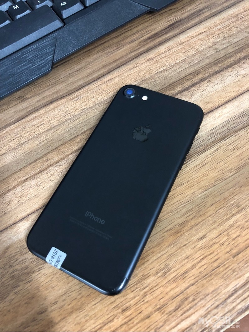 这是谁日思夜寐苹果7 128g磨砂黑成色靓到晚上看不见全套原装配件一并