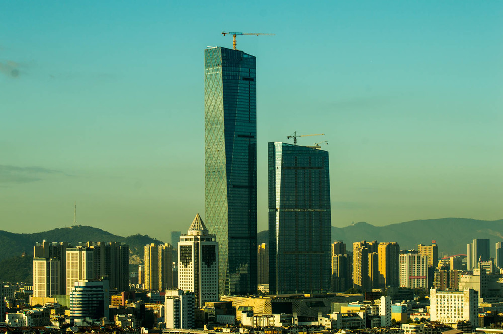 晨光下的镇江新地标--苏宁广场