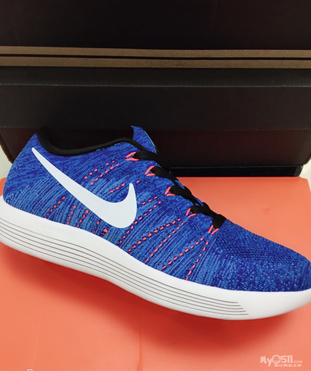 耐克缓震跑鞋42码 42.5码