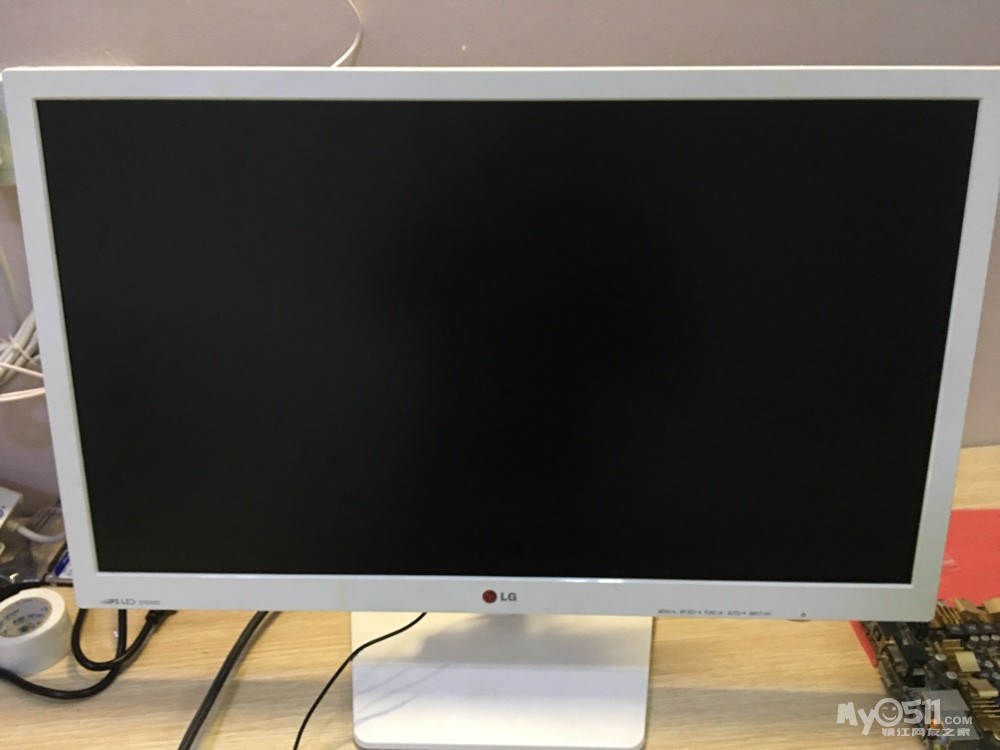 500元出一台lg27寸白色液晶显示器