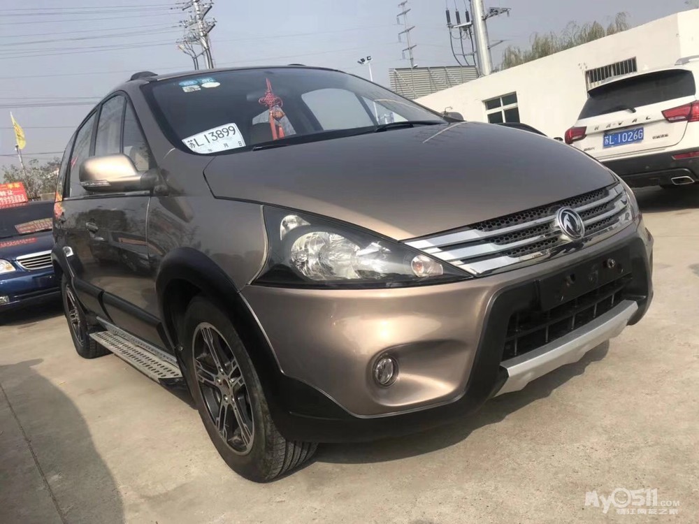 精品13年2月东风景逸suv到店出售