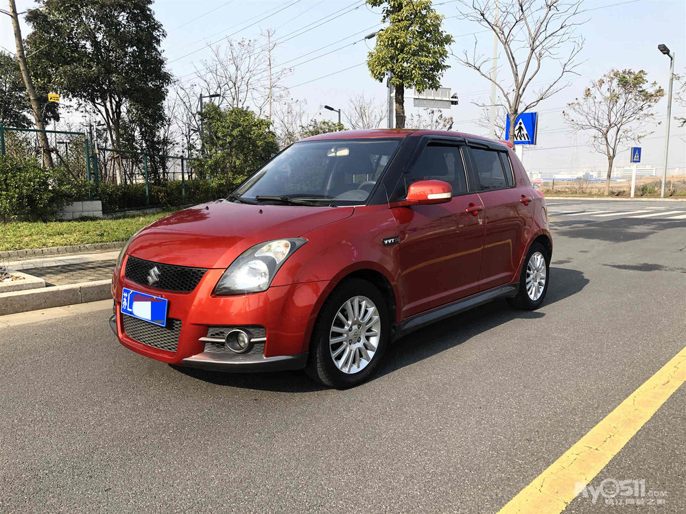 出售铃木雨燕 2012年手动挡 油耗超低/外型时尚/内部空间大/车身小巧