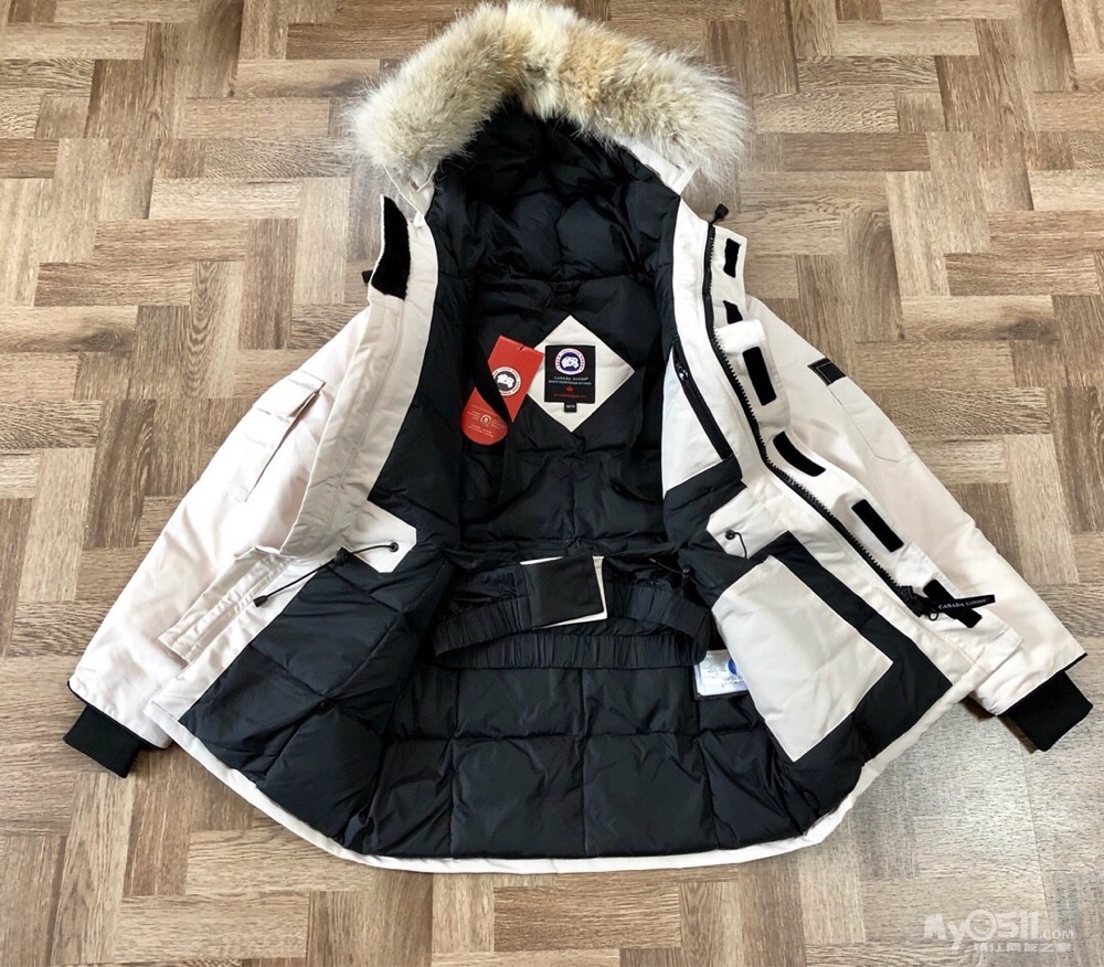 奥巴马加拿大鹅羽绒服,08款顶级真狼毛领