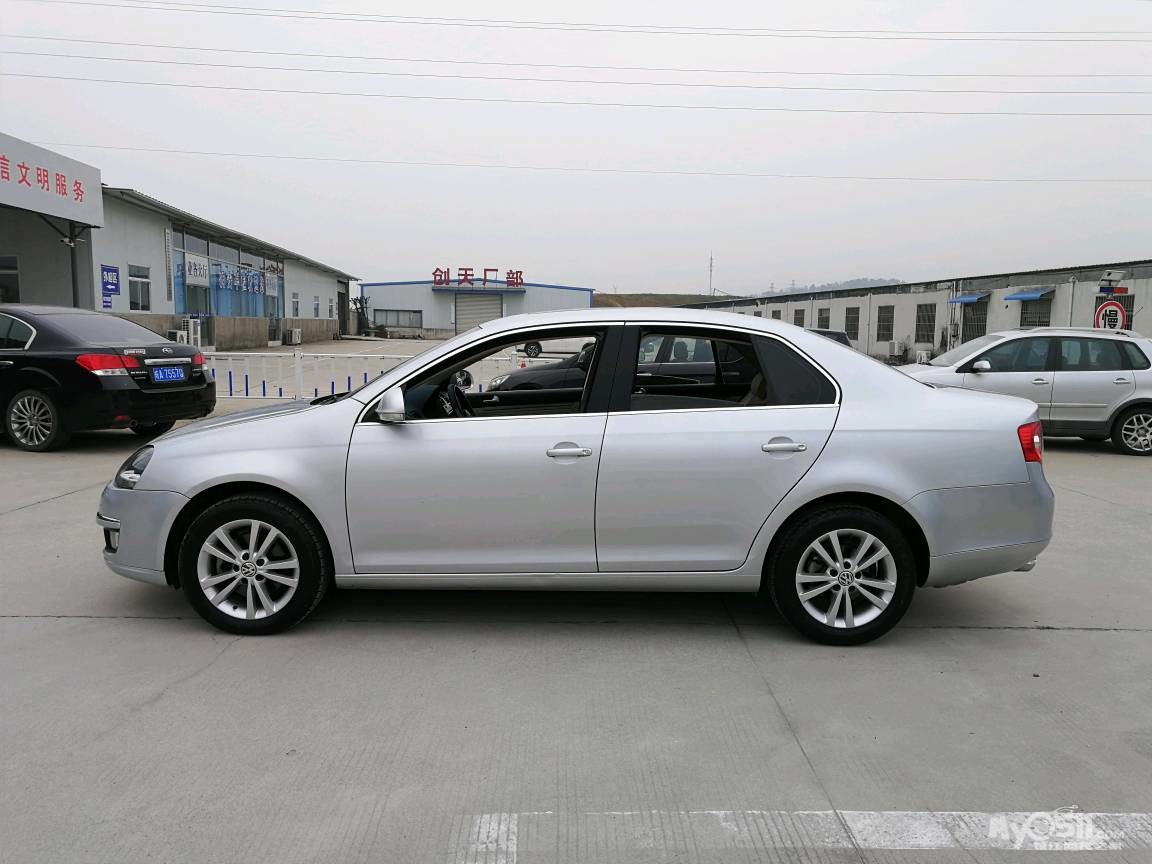 11年大众速腾 1.4t手动挡 动力强劲 首付1.6万左右