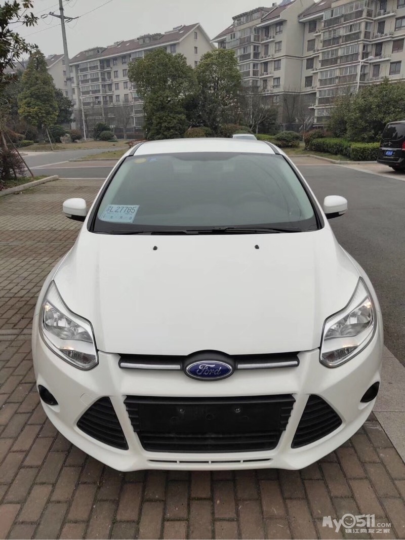 出售福特新福克斯/2012年三厢手动挡/操控舒适/成色极新/动力强劲