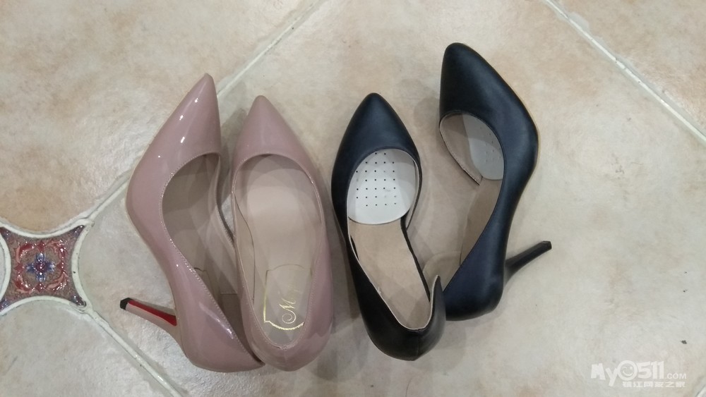 转让两双几乎全新高跟鞋
