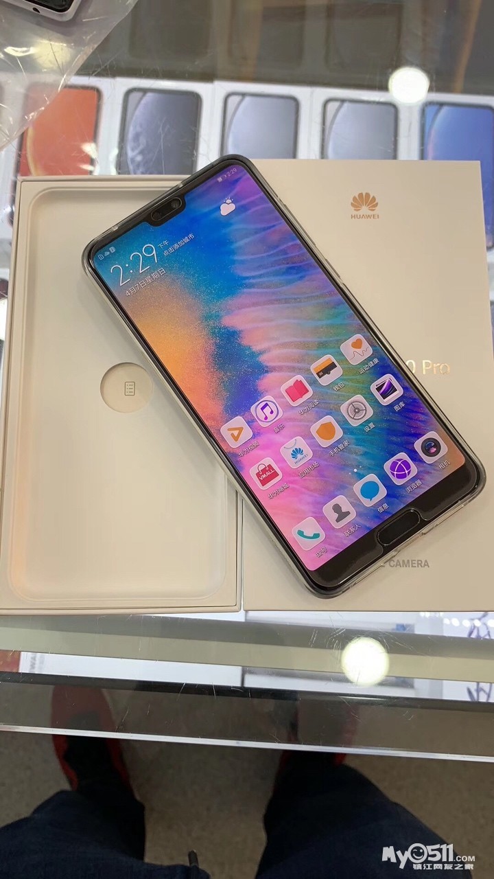 闲置转让 03 二手p20  出台华为p20 pro 6 64g黑色,成色极品,外观
