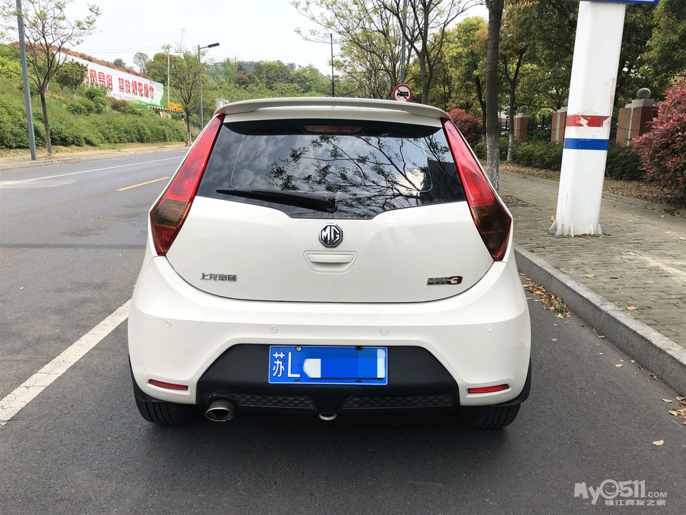 出售名爵mg3 2013年手动挡 空间超大/外形靓丽/3毛钱极低油耗/车身