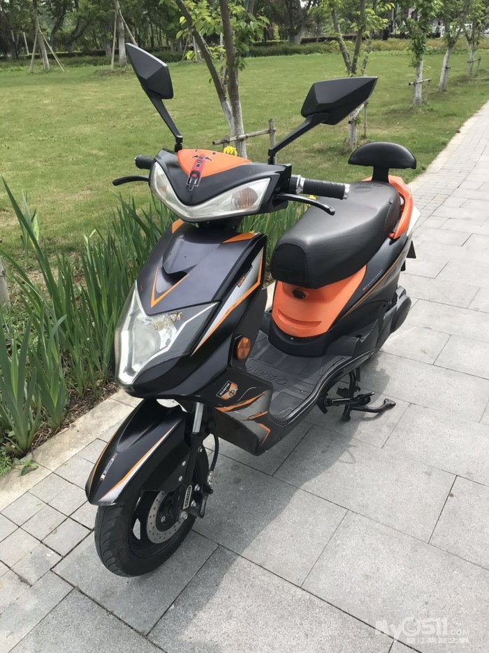 新蕾小电摩出售,,