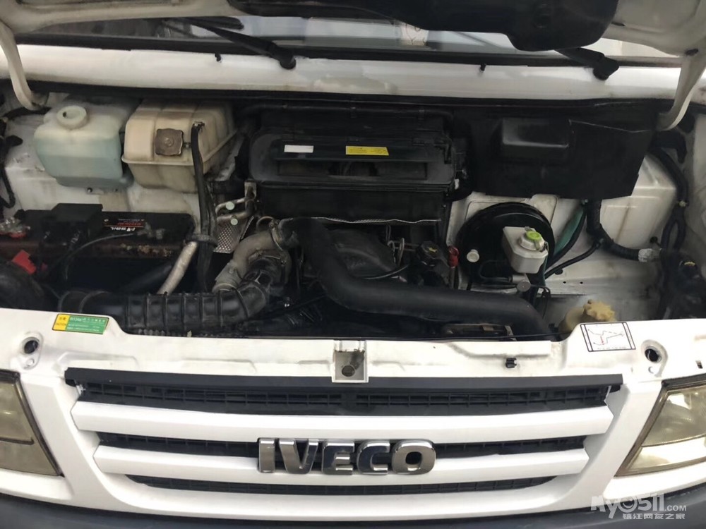 2013年依维柯,七座蓝牌柴油索菲姆发动机