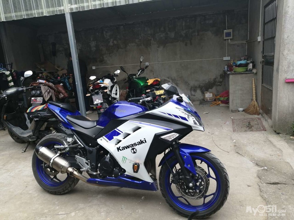 电喷小忍者建设400排量双缸水冷趴赛摩托车.