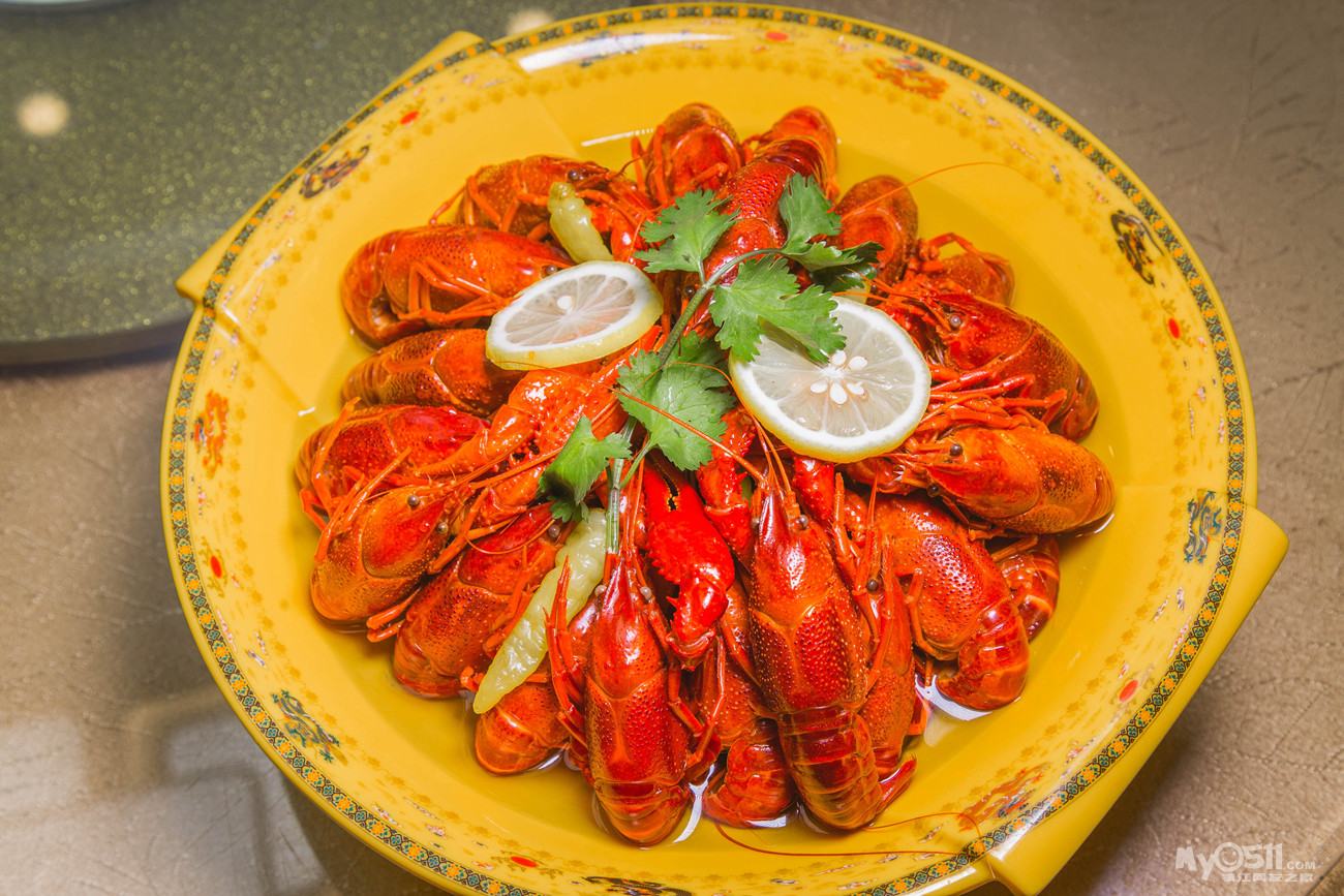 镇江789个头的"超大号小龙虾"c位出道!