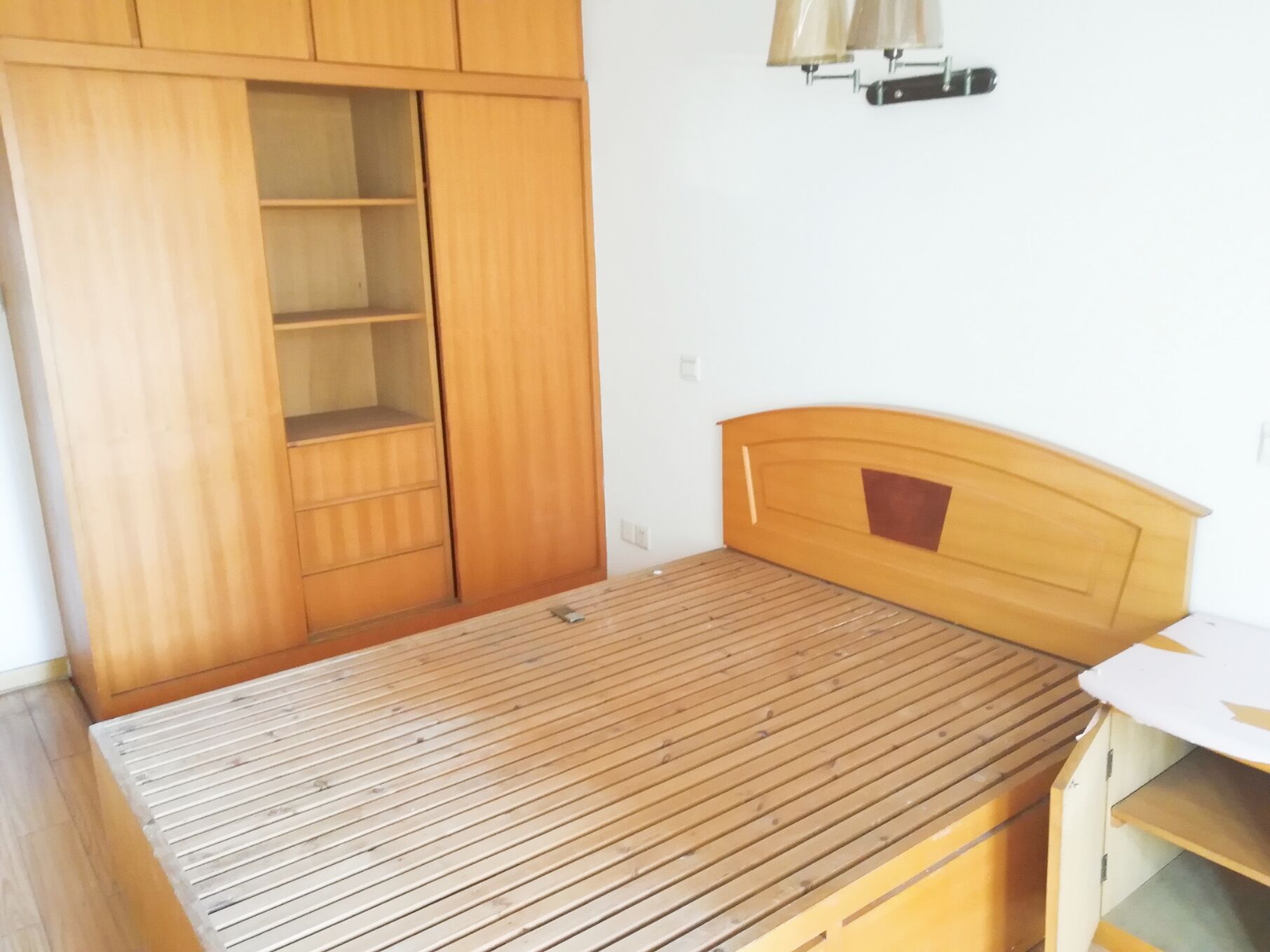 大市口 南门大街四院对面黄金楼层红旗小学学区房中装拎包入住 二室一