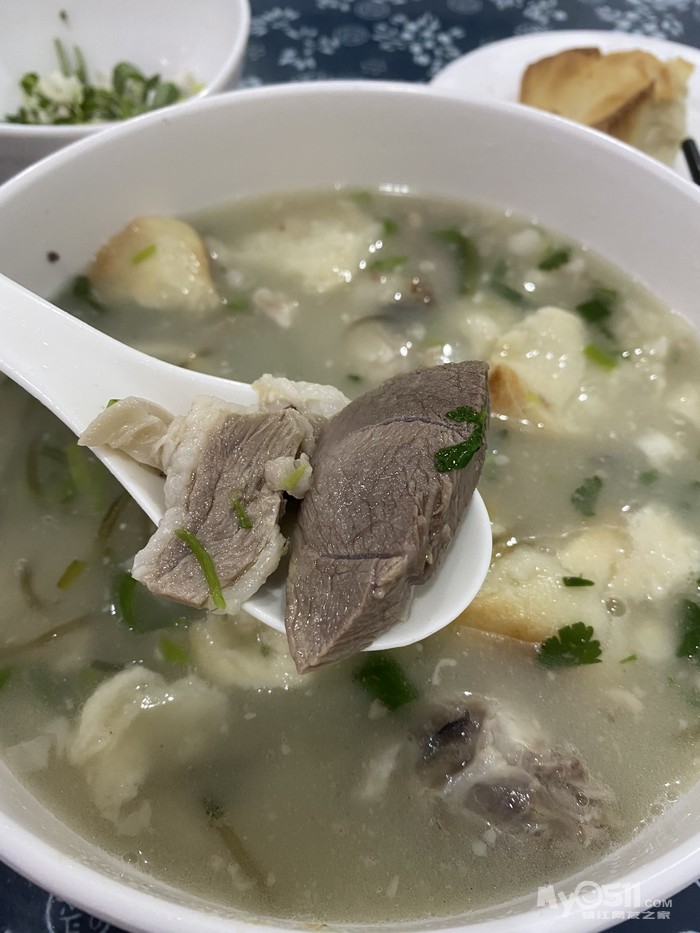 羊肉季晚间羊肉羊眼羊鞭汤滋味---桃园好味老何羊肉汤