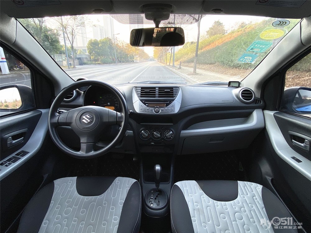 出售铃木新奥拓 2013年两厢自动挡豪华版 微车之王超级省油/车身小巧