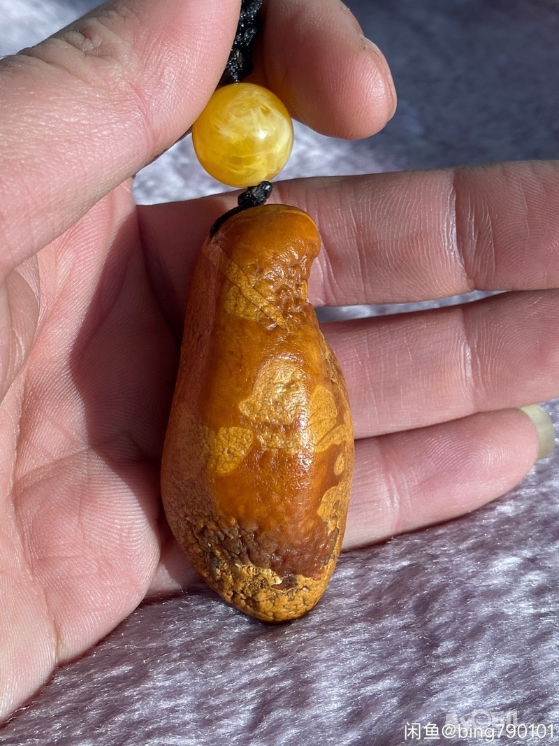 转让蜜蜡全皮手把件(吊坠)