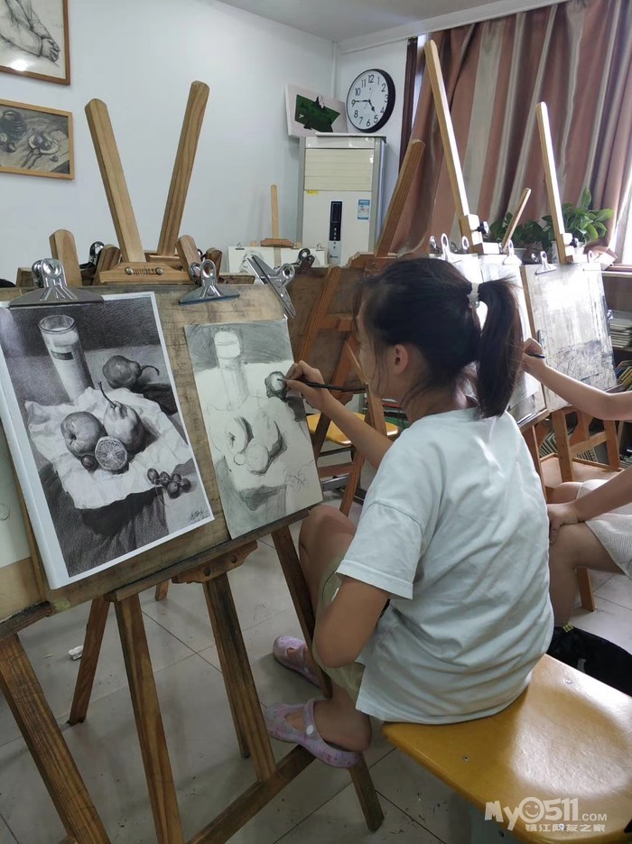 想要老师手把手教你学素描吗?恒大画室为你服务