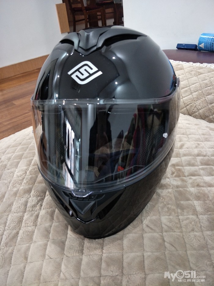 转让一个faseed揭面头盔