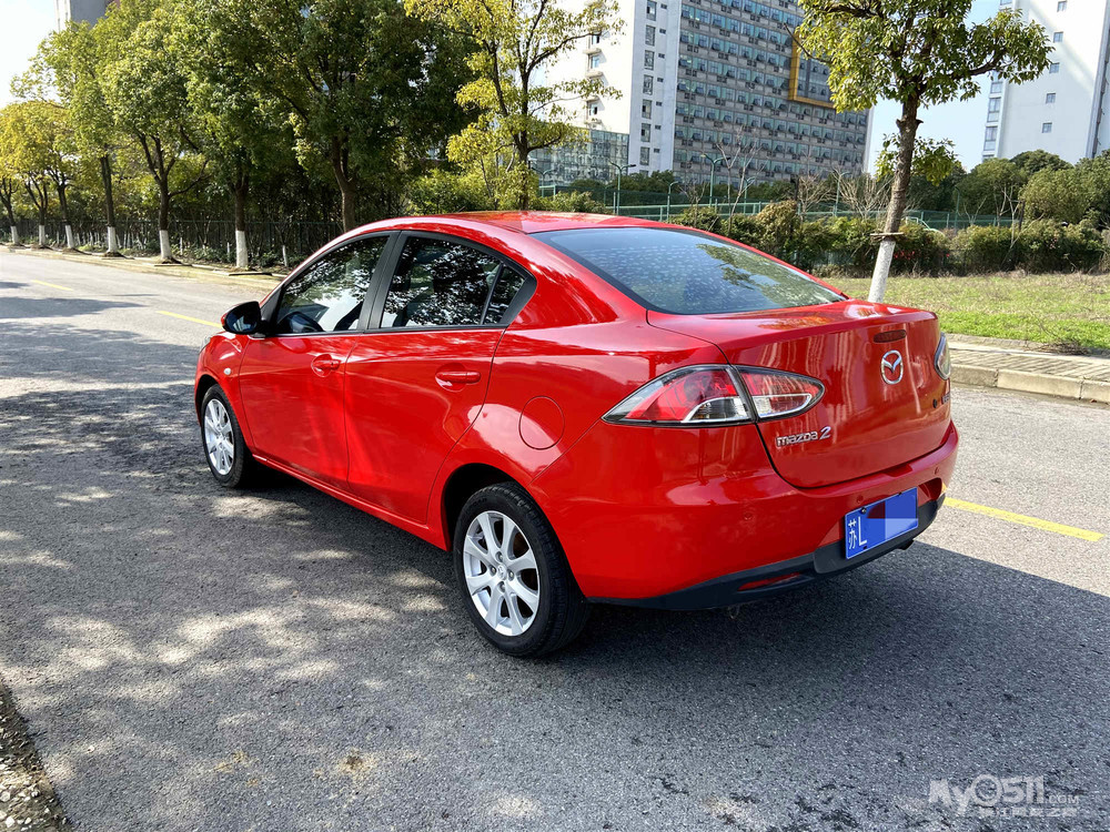 出售马自达2 2013年三厢红色自动挡 超大后备箱/油耗极低/一手车/首付