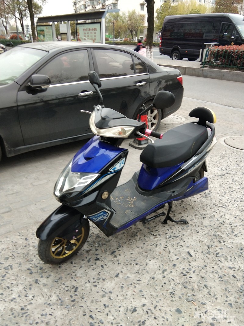 九成新72伏电摩