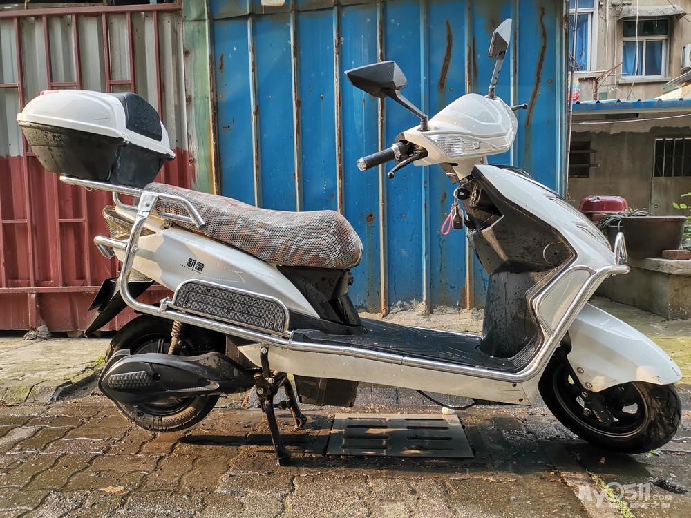 如图,转让新蕾踏板电瓶车,60a32a大电瓶,2019年4月购买,在保,  价格