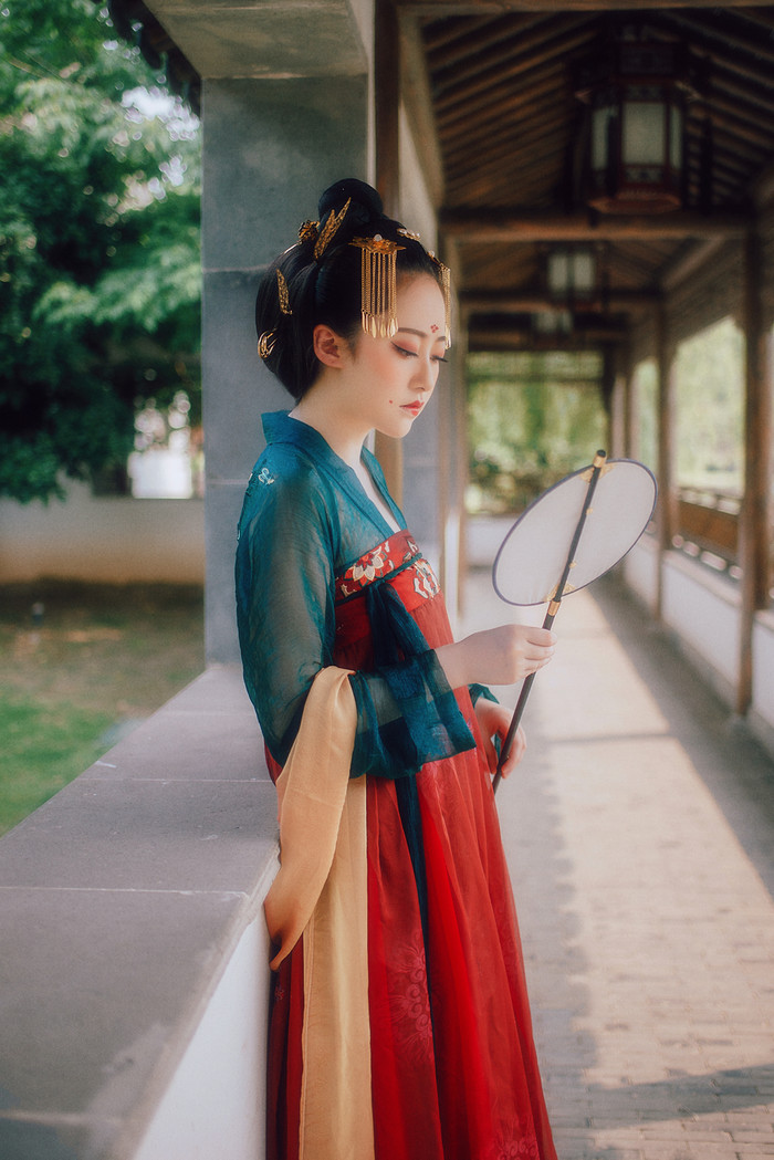 汉服写真「满庭芳」