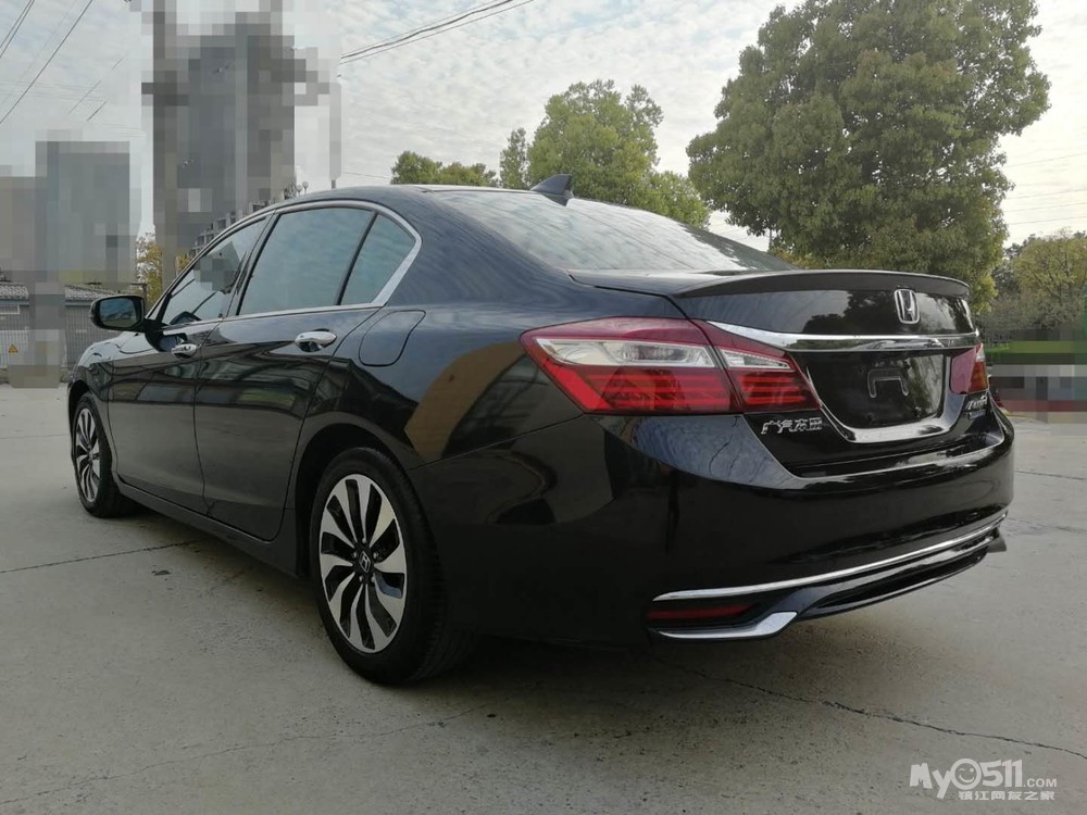 2017年混动雅阁2.0锐酷版,4万公里,按揭首付约3万雅阁混动