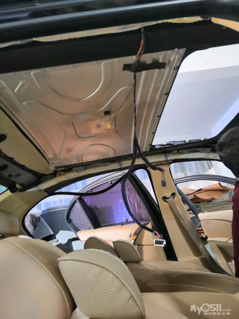 老款宝马五系顶棚翻新完工!需要的朋友联系我哦!