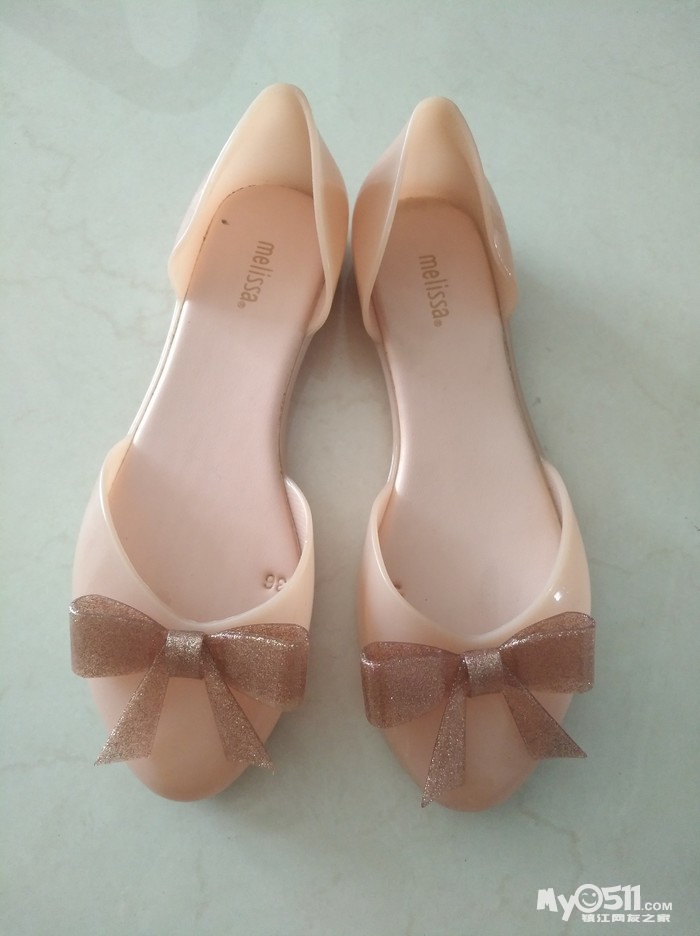 低价转让36码梅丽莎凉鞋一双