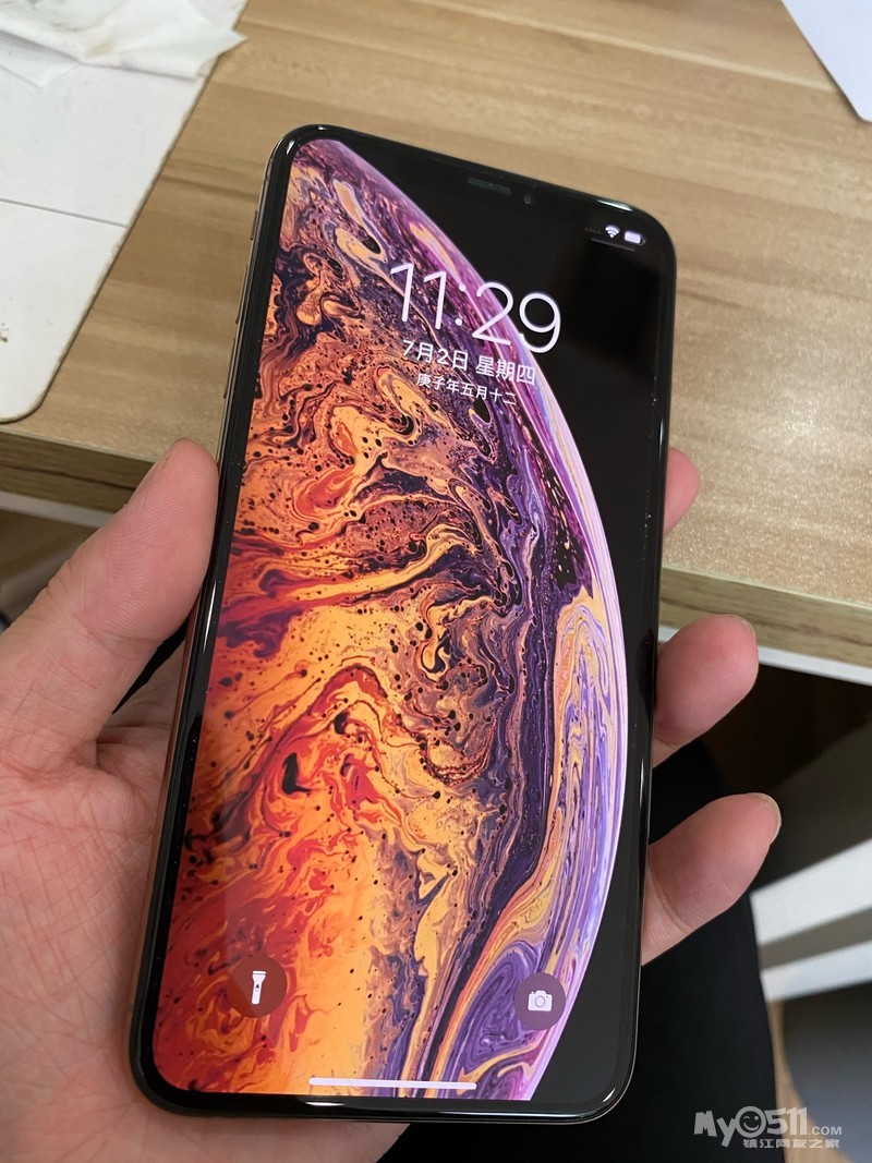 出金色iphone xsmax 64g