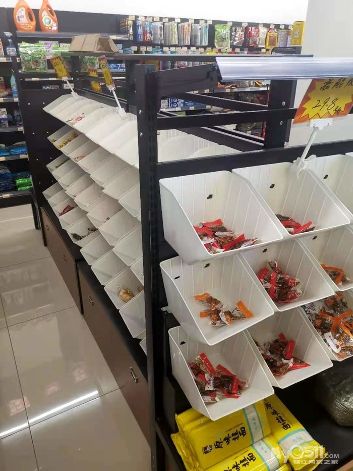 出售一组散称货架