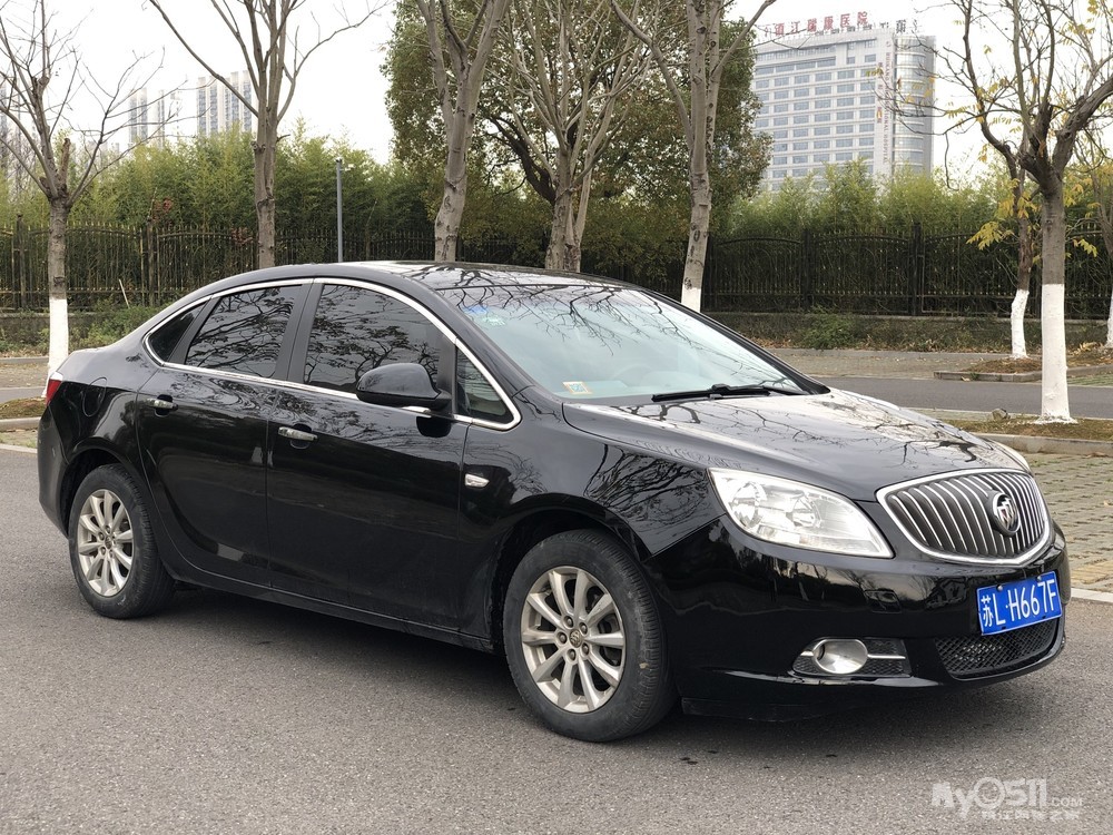 精品顶配自动档天窗别克英朗gt拿下 2012年上牌 1.