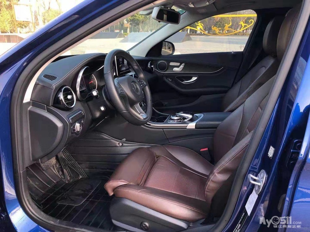 新到:18年2月份上牌的奔驰c200运动版