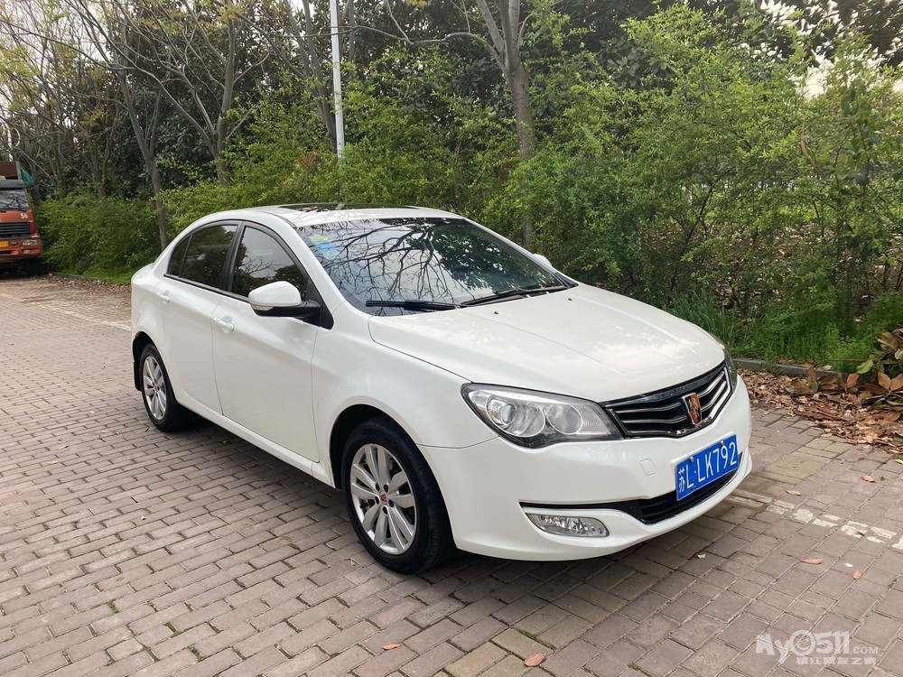 2013年荣威350/1.5自动挡,白色价格3.5万