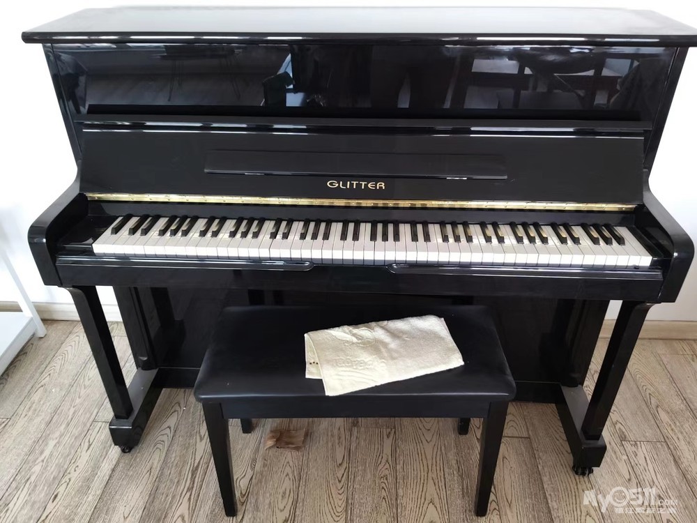 钢琴低价出售,包送货!