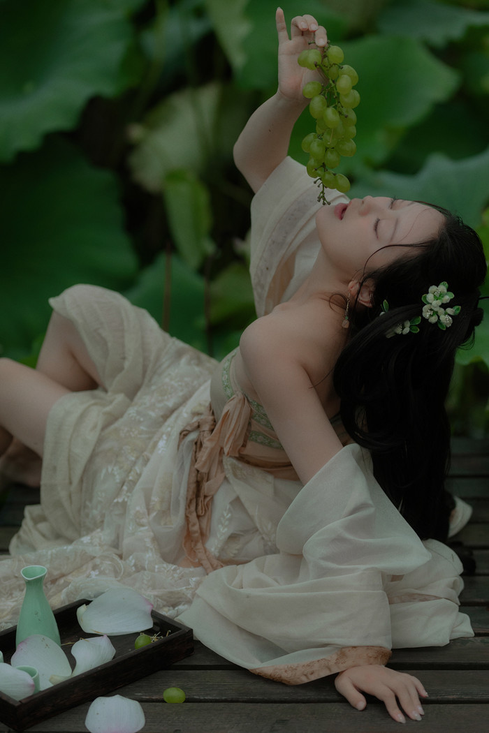 汉服写真「雨荷」