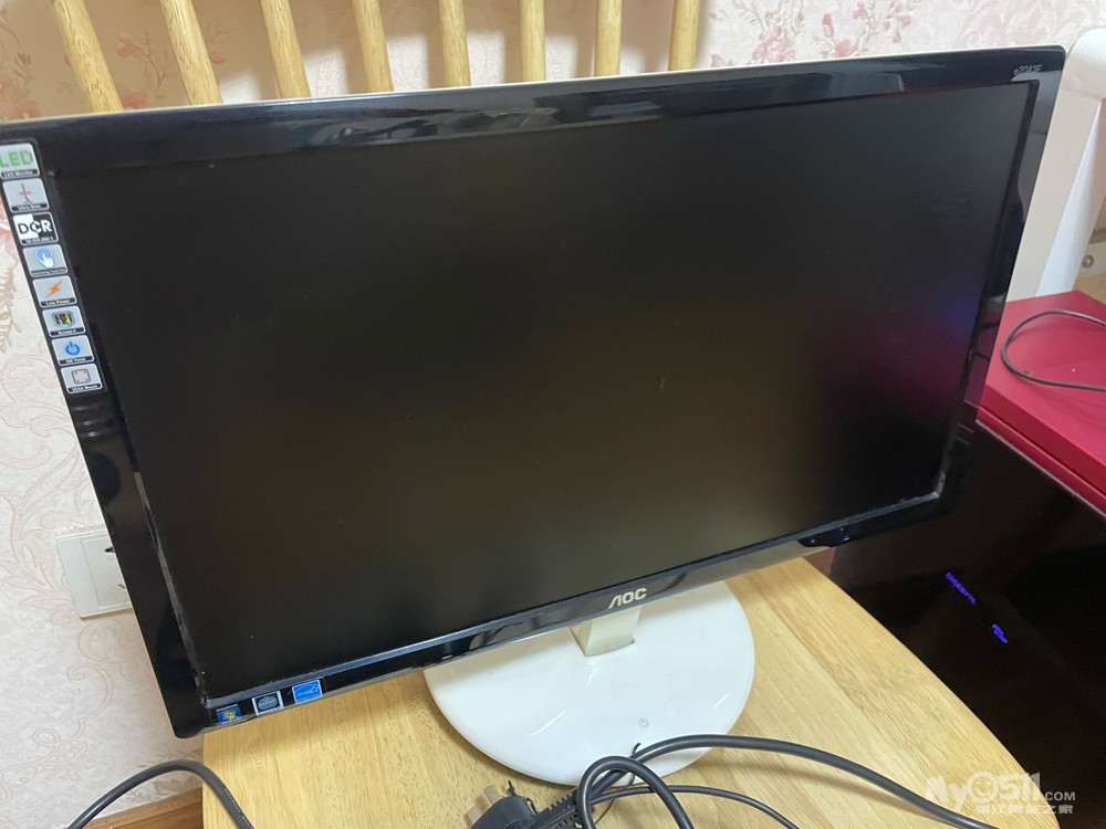 [台式机/配件] 出个20寸显示器 [广告推广] aoc e2043f刀锋显示器,20