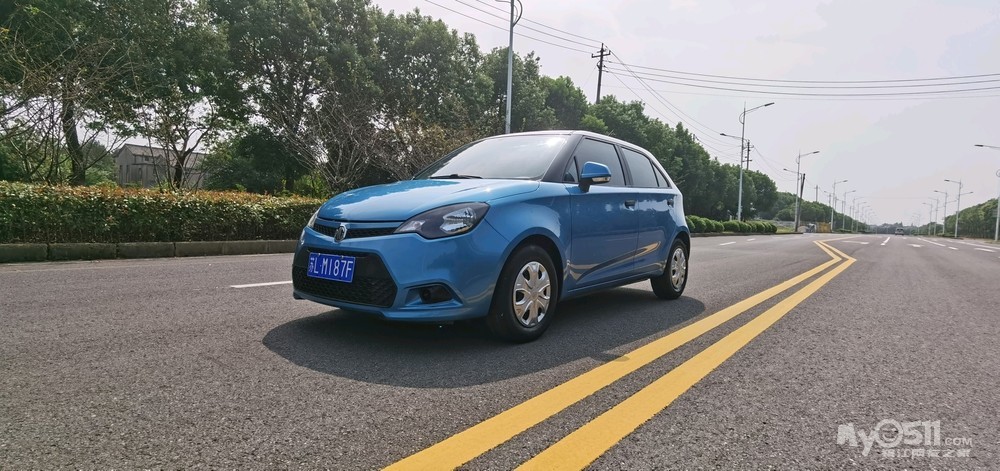 5排量名爵3  手动挡油耗4个多油  4万多公里车况优秀  代步小车油耗巨