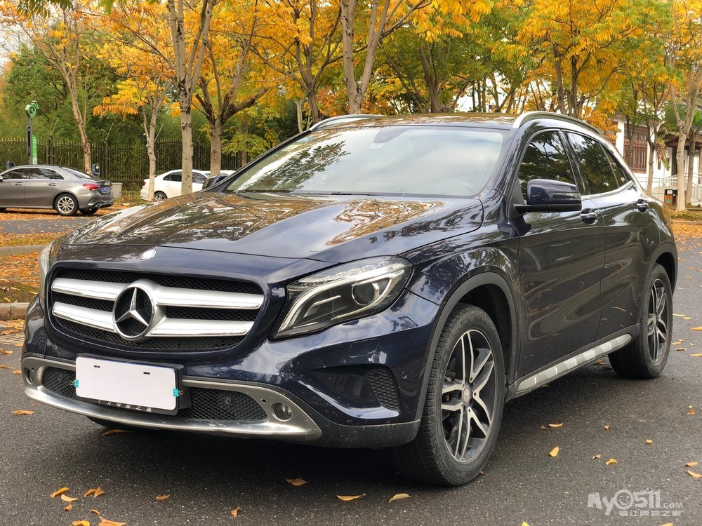 拿下:16年奔驰gla200 高配suv 本地美女一手车